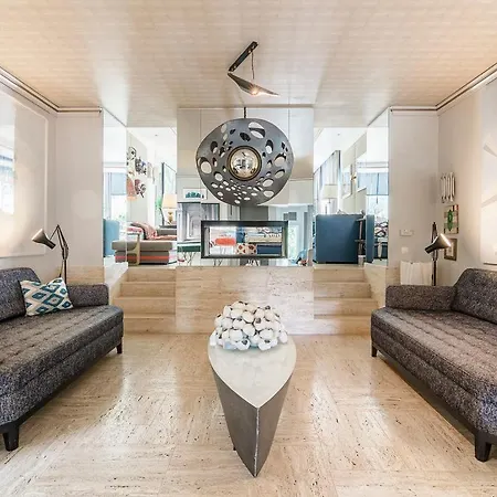 Sleeps 16 With Pool Air Con And Wifi 빌라 에수투릴