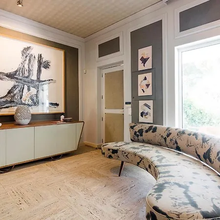 Sleeps 16 With Pool Air Con And Wifi