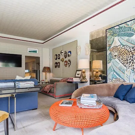 Sleeps 16 With Pool Air Con And Wifi