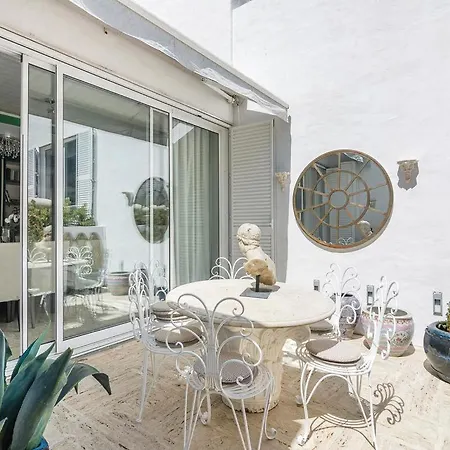 Sleeps 16 With Pool Air Con And Wifi 빌라