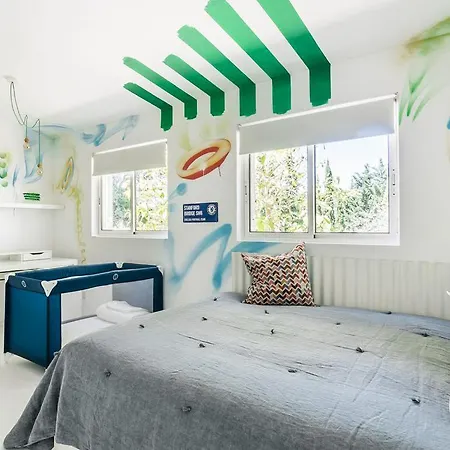 빌라 Sleeps 16 With Pool Air Con And Wifi 에수투릴